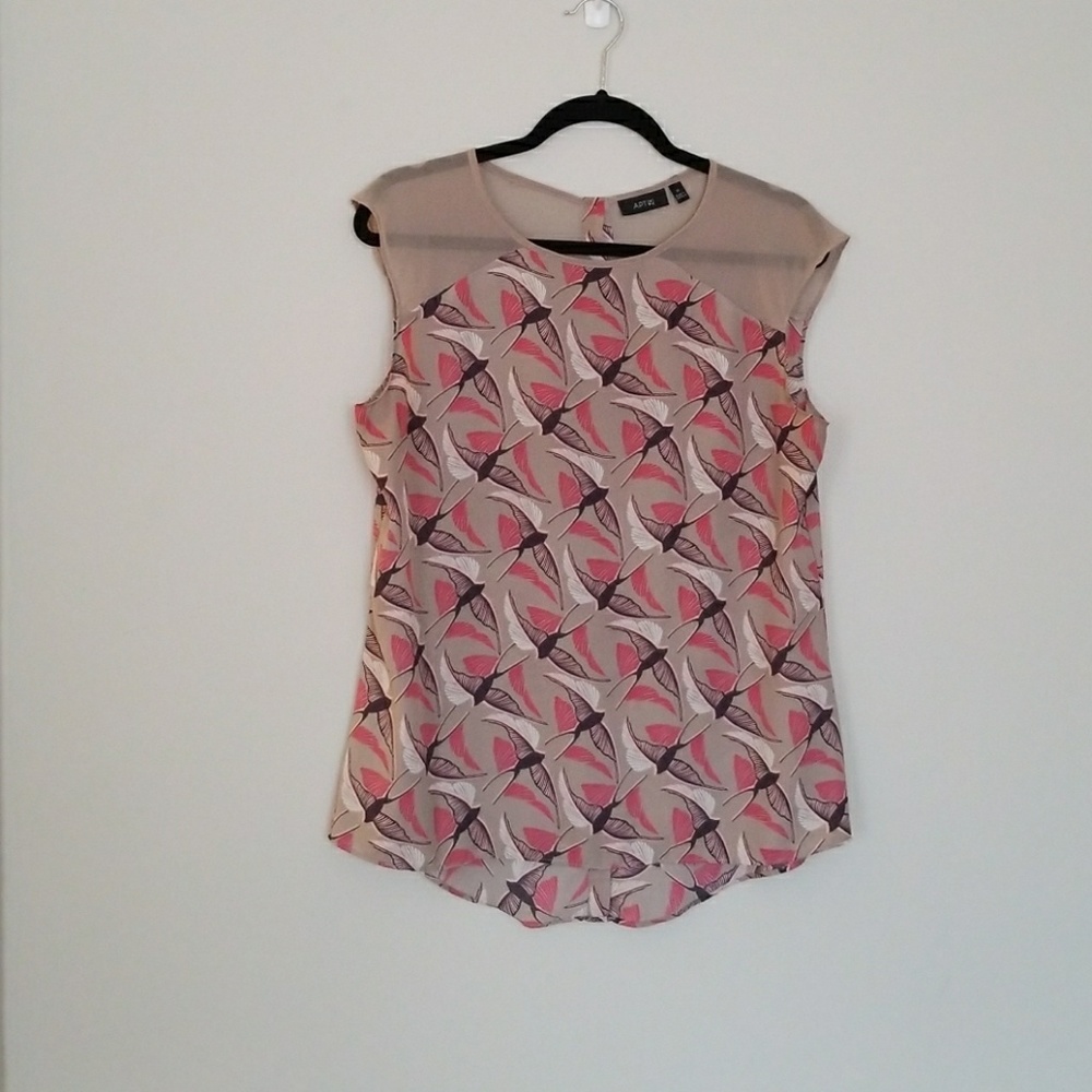 Apt. 9 flowy Tank